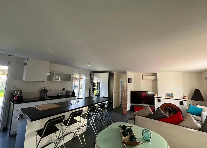 Maison Famille Avec Piscine, Wi-fi Et Parking A - Fr-1-319-583